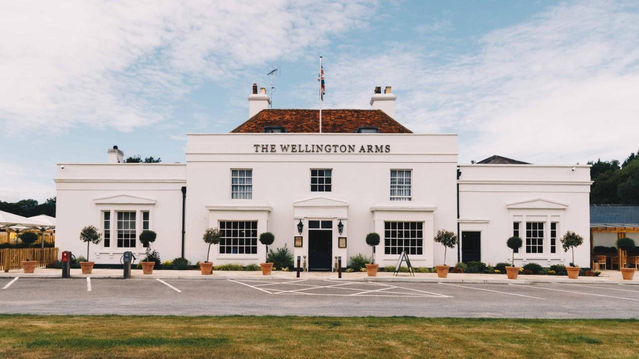 The Wellington Arms - Basingstoke-Reading Hotel Heckfield Екстериор снимка