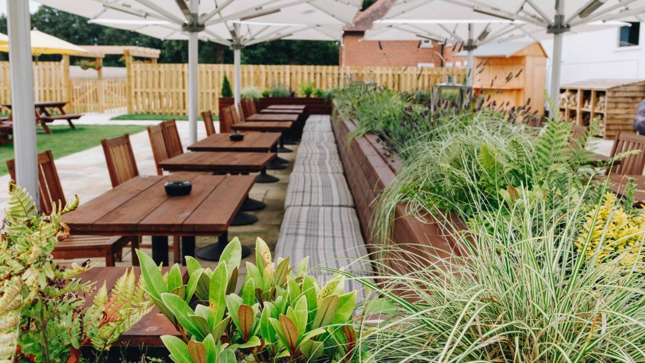 The Wellington Arms - Basingstoke-Reading Hotel Heckfield Екстериор снимка